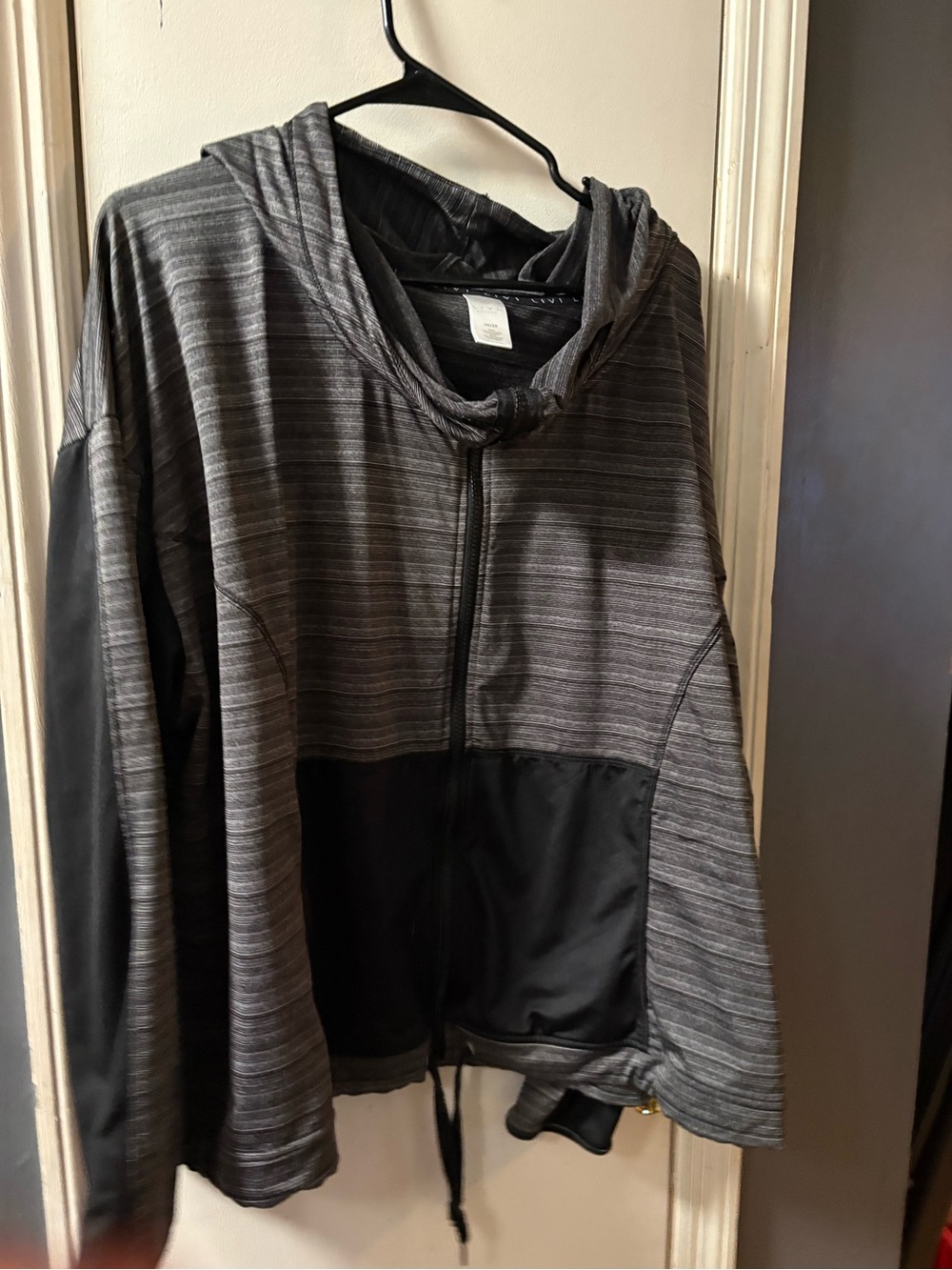 Livi Active Gray Striped Hooded Utility Jacket with Black Panels size 26/28